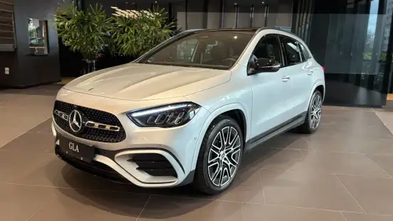 MERCEDES-BENZ-GLA 200-2026