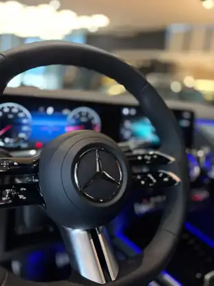 MERCEDES-BENZ-GLA 200-2026