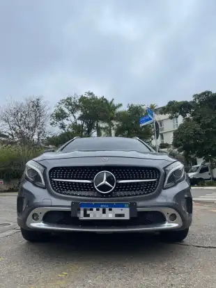 MERCEDES-BENZ-GLA 200-2017