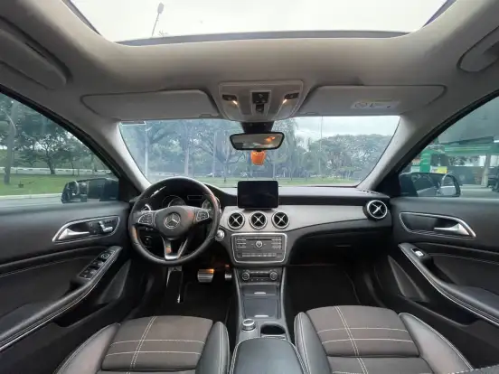MERCEDES-BENZ-GLA 200-2017