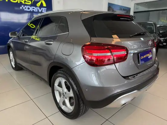 MERCEDES-BENZ-GLA 200-2018