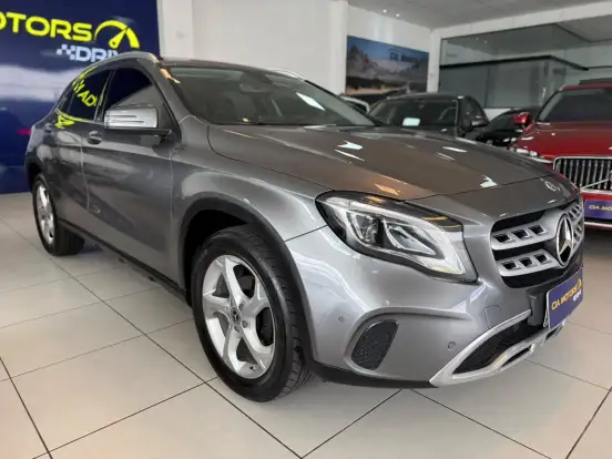 MERCEDES-BENZ-GLA 200-2018