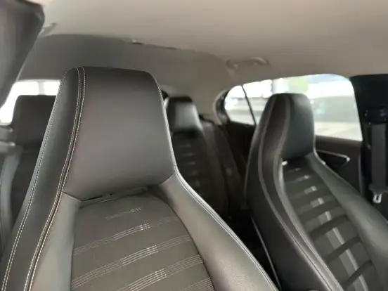 MERCEDES-BENZ-GLA 200-2018