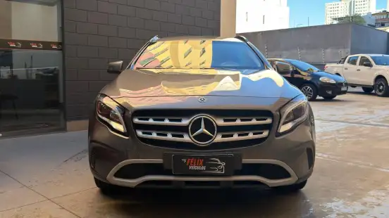 MERCEDES-BENZ-GLA 200-2019