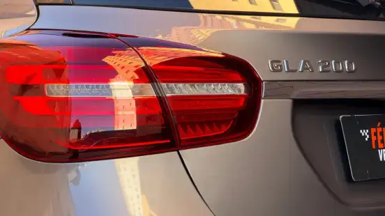 MERCEDES-BENZ-GLA 200-2019