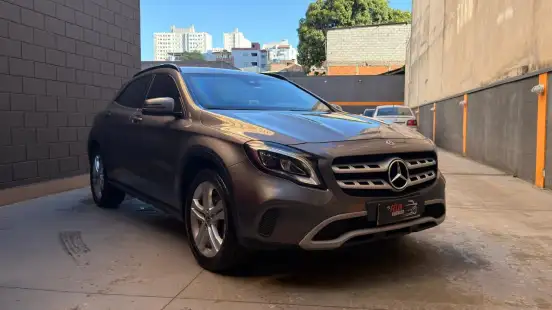 MERCEDES-BENZ-GLA 200-2019
