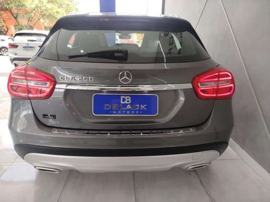 MERCEDES-BENZ-GLA 200-2016