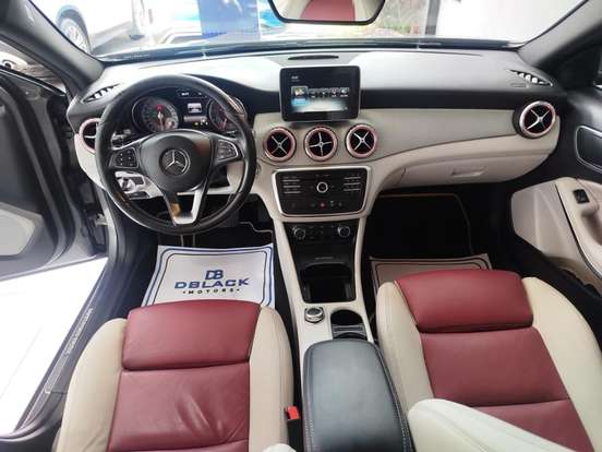 MERCEDES-BENZ-GLA 200-2016