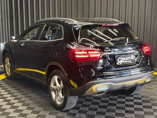 MERCEDES-BENZ-GLA 200-2018