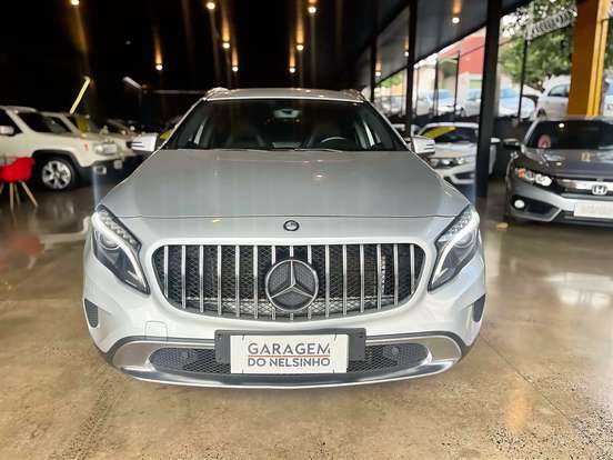 MERCEDES-BENZ-GLA 200-2015