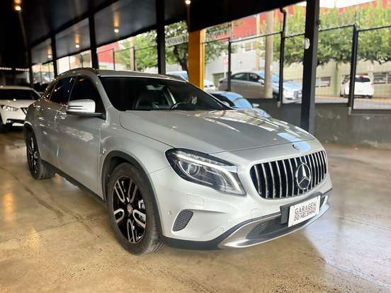 MERCEDES-BENZ-GLA 200-2015