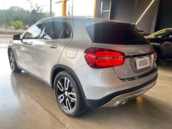 MERCEDES-BENZ-GLA 200-2015