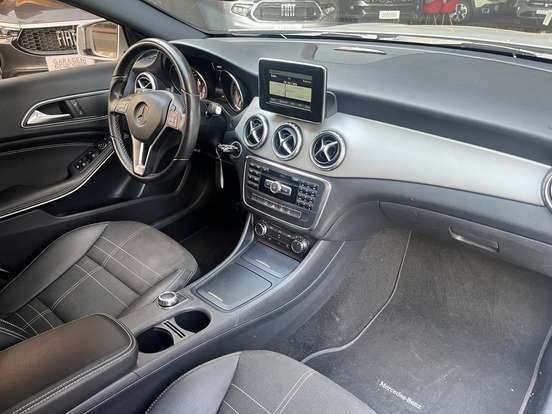 MERCEDES-BENZ-GLA 200-2015