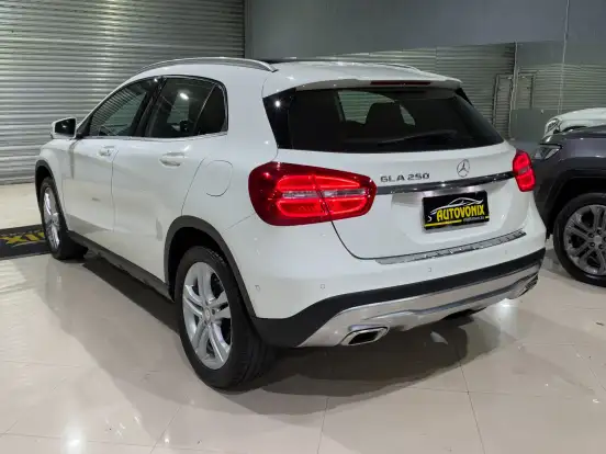 MERCEDES-BENZ-GLA 250-2.0 16V TURBO GASOLINA ENDURO 4P AUTOMÁTICO MERCEDES-BENZ-GLA 250-2015
