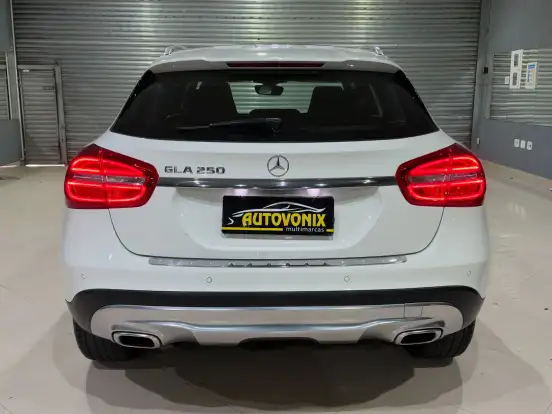MERCEDES-BENZ-GLA 250-2.0 16V TURBO GASOLINA ENDURO 4P AUTOMÁTICO MERCEDES-BENZ-GLA 250-2015
