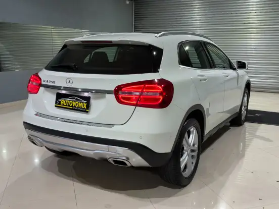 MERCEDES-BENZ-GLA 250-2.0 16V TURBO GASOLINA ENDURO 4P AUTOMÁTICO MERCEDES-BENZ-GLA 250-2015