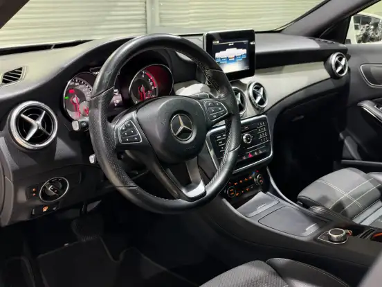 MERCEDES-BENZ-GLA 250-2.0 16V TURBO GASOLINA ENDURO 4P AUTOMÁTICO MERCEDES-BENZ-GLA 250-2015