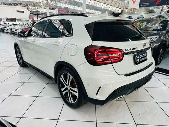 MERCEDES-BENZ-GLA 250-2016