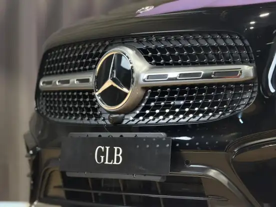 MERCEDES-BENZ-GLB 220-2026