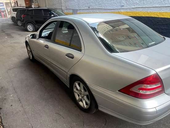 MERCEDES-BENZ-C 180 K-1.8 CLASSIC KOMPRESSOR 16V 143 CV GASOLINA 4P AUTOMÁTICO MERCEDES-BENZ-C 180 K-2004