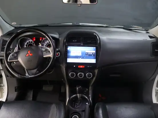MITSUBISHI-ASX-2014