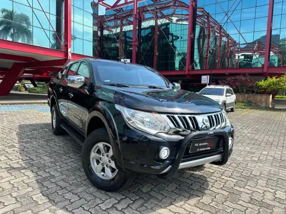 MITSUBISHI L200 TRITON 2.4 16V TURBO DIESEL SPORT HPE CD 4P 4X4 AUTOMÁTICO