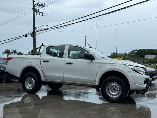 MITSUBISHI-L200 TRITON-2.4 16V TURBO DIESEL GL CD 4X4 MANUAL MITSUBISHI-L200 TRITON-2022