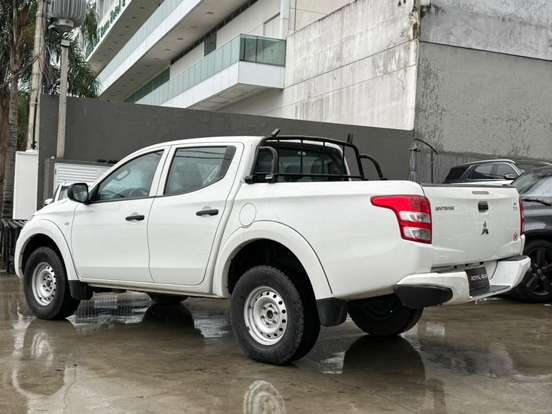 MITSUBISHI-L200 TRITON-2.4 16V TURBO DIESEL GL CD 4X4 MANUAL MITSUBISHI-L200 TRITON-2022