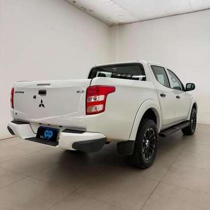 MITSUBISHI-L200 TRITON-2.4 16V TURBO DIESEL GLS CD 4X4 AUTOMÁTICO MITSUBISHI-L200 TRITON-2024
