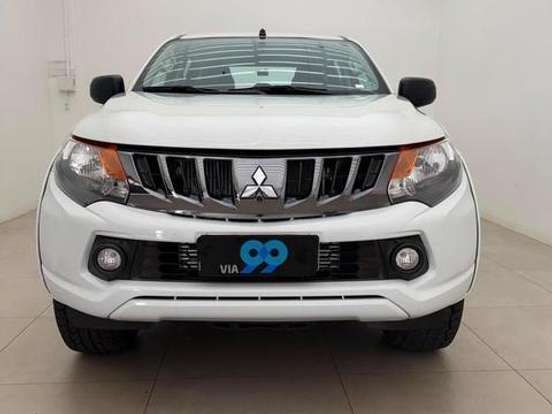 MITSUBISHI-L200 TRITON-2.4 16V TURBO DIESEL GLS CD 4X4 AUTOMÁTICO MITSUBISHI-L200 TRITON-2024