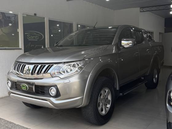 MITSUBISHI L200 TRITON 2.4 16V TURBO DIESEL SPORT HPE CD 4P 4X4 AUTOMÁTICO