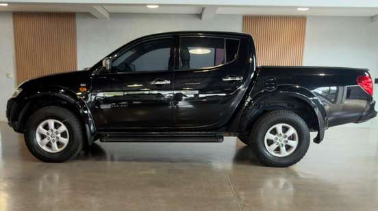 MITSUBISHI-L200 TRITON-2013