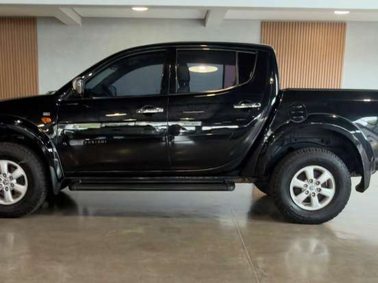MITSUBISHI-L200 TRITON-3.5 HPE 4X4 CD V6 24V FLEX 4P AUTOMÁTICO MITSUBISHI-L200 TRITON-2013