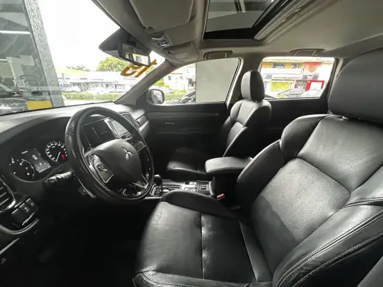 MITSUBISHI-OUTLANDER-2018