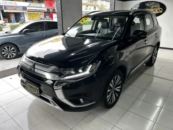 MITSUBISHI-OUTLANDER-2018