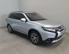 MITSUBISHI OUTLANDER 3.0 GT 4X4 V6 24V GASOLINA 4P AUTOMÁTICO MITSUBISHI OUTLANDER 3.0 GT 4X4 V6 24V GASOLINA 4P AUTOMÁTICO