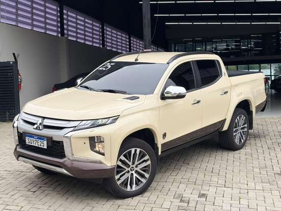 MITSUBISHI-TRITON-2.4 BITURBO DIESEL CD HPE-S 4X4 AUTOMÁTICO MITSUBISHI-TRITON-2024