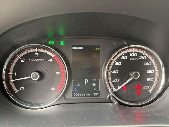 MITSUBISHI-TRITON-2.4 BITURBO DIESEL CD HPE-S 4X4 AUTOMÁTICO MITSUBISHI-TRITON-2024