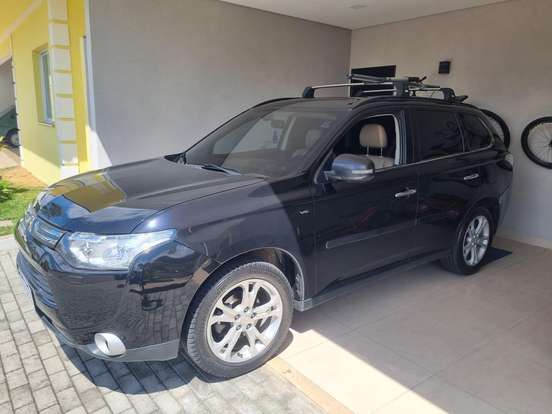 MITSUBISHI-OUTLANDER-3.0 GT 4X4 V6 24V GASOLINA 4P AUTOMÁTICO MITSUBISHI-OUTLANDER-2014