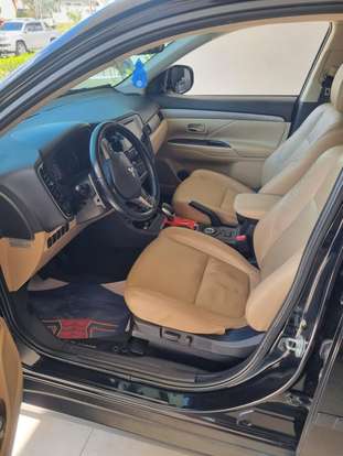 MITSUBISHI-OUTLANDER-2014