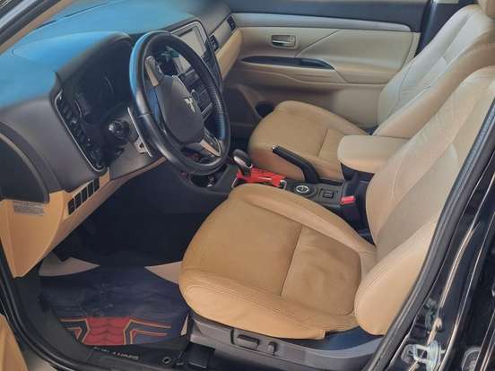 MITSUBISHI-OUTLANDER-3.0 GT 4X4 V6 24V GASOLINA 4P AUTOMÁTICO MITSUBISHI-OUTLANDER-2014