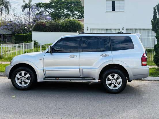 MITSUBISHI-PAJERO FULL-3.2 GLS 4X4 16V TURBO INTERCOOLER DIESEL 4P AUTOMÁTICO MITSUBISHI-PAJERO FULL-2006