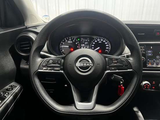 NISSAN-KICKS-2023