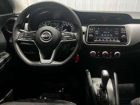 NISSAN-KICKS-2023