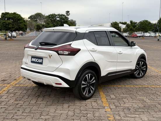 NISSAN-KICKS-2023