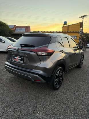 NISSAN-KICKS-2023