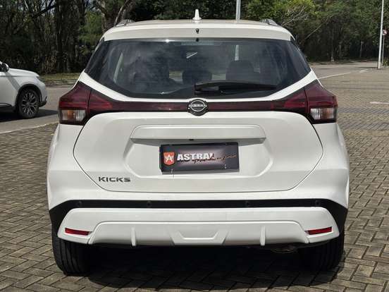 NISSAN-KICKS-2022