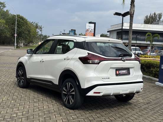 NISSAN-KICKS-2022