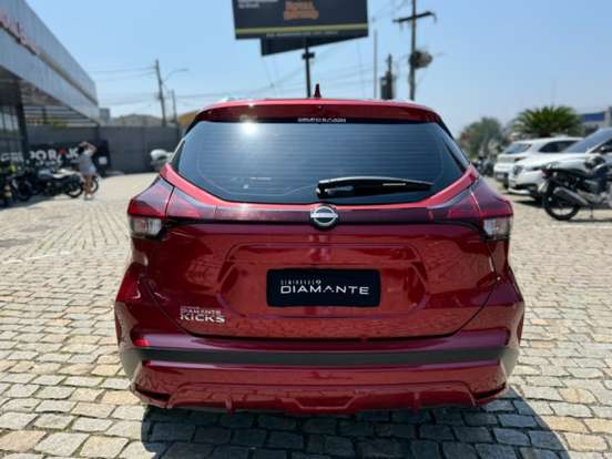 NISSAN-KICKS-2024
