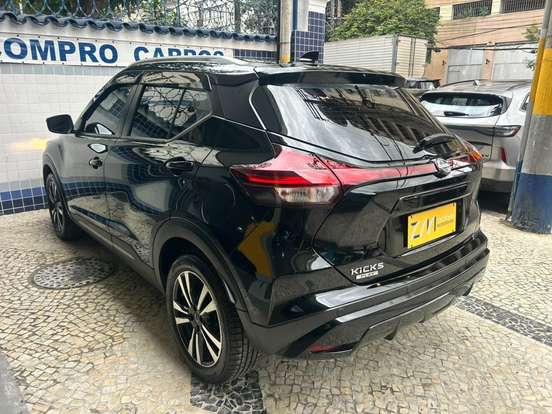 NISSAN-KICKS PLAY-2025
